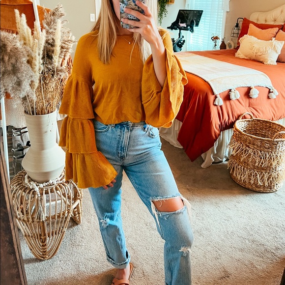 Gianni Bini Sweaters - Gianni Bini mustard balloon sleeve sweater